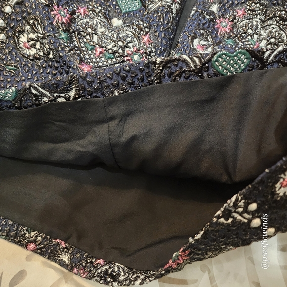 MSGM TEXTURED & FILAMENT (SHINY) THREAD MINI SKIRT XS - Picture 11 of 12